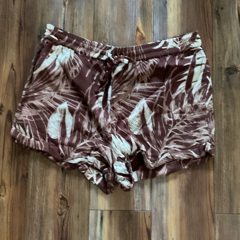 O'Neill Brown Leaf Print Shorts Medium